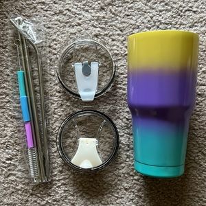 30oz Tumbler with straws and extra lid